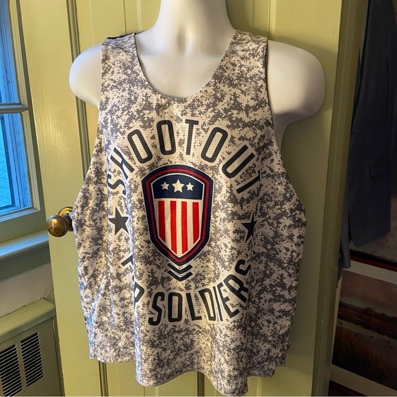 Pro reversible tank for any fan of militarism or proud Americans. Pristine shirt - Picture 2 of 9